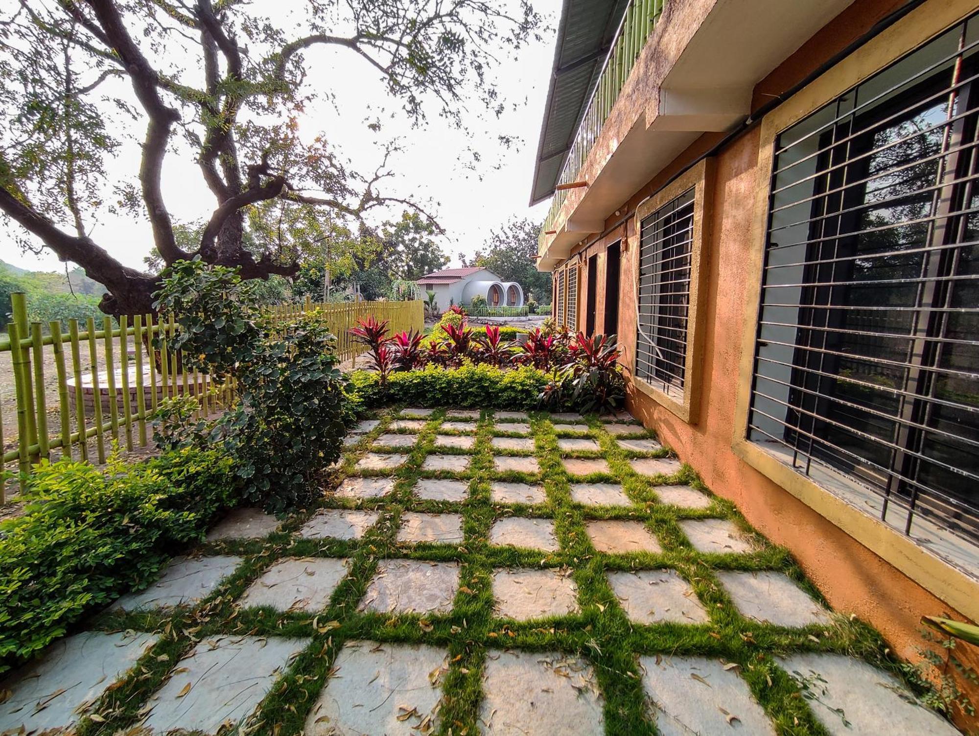 Van Vagdo Resort Rajpipla Экстерьер фото