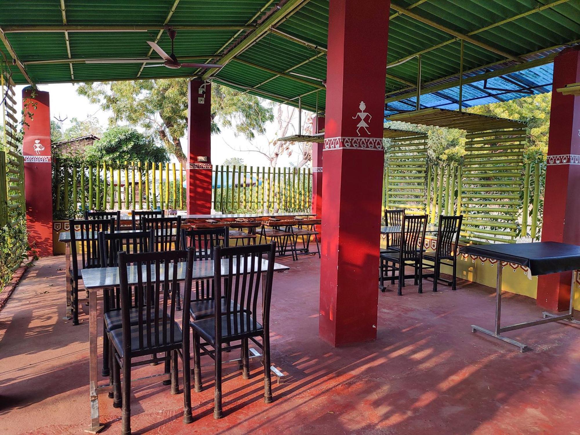 Van Vagdo Resort Rajpipla Экстерьер фото